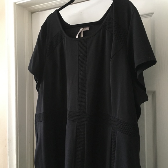 Fit & Flare Short Sleeve Mesh Detail Skater Dress - Picture 3 of 5